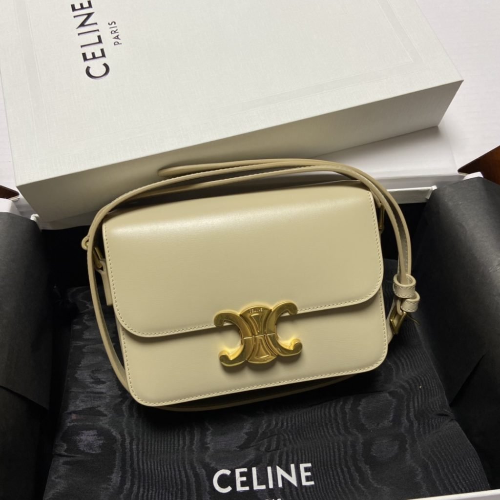 CELINE(セリーヌ)後払い秋冬新作人気ウィメンズバッグ