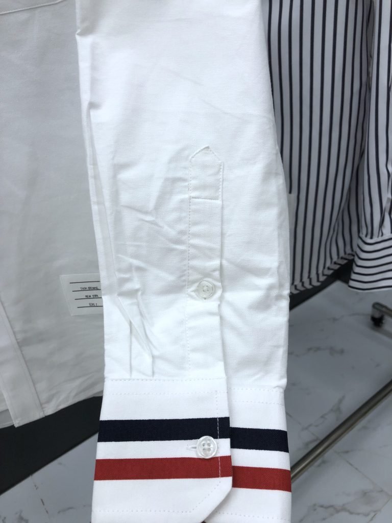 thom browne（トム ブラウン）販売店舗アウトレット白シャツ