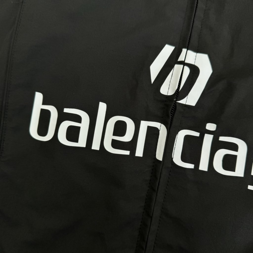  BALENCIAGA(バレンシアガ)スーパーコピーマンチェスター・ユナイテッド10番パーカー