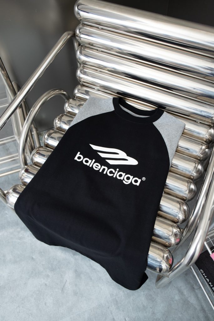 BALENCIAGA(バレンシアガ)2024新作アルファベットプリント半袖Tシャツ