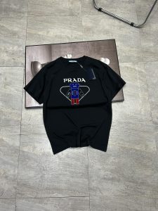 PRADA (プラ ダ)2024春新作 ファッションプリント半袖Tシャツ男女兼用 