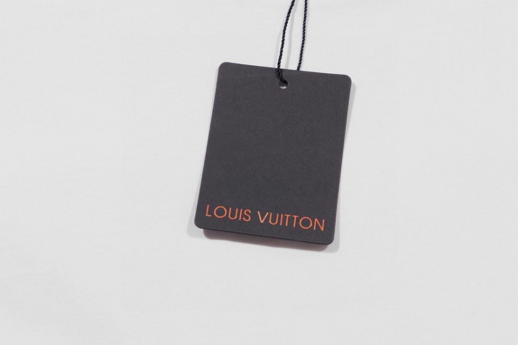 LOUIS VUITTON(ルイヴィトン)2024新作アルファベット半袖Tシャツ男女兼用 n級品