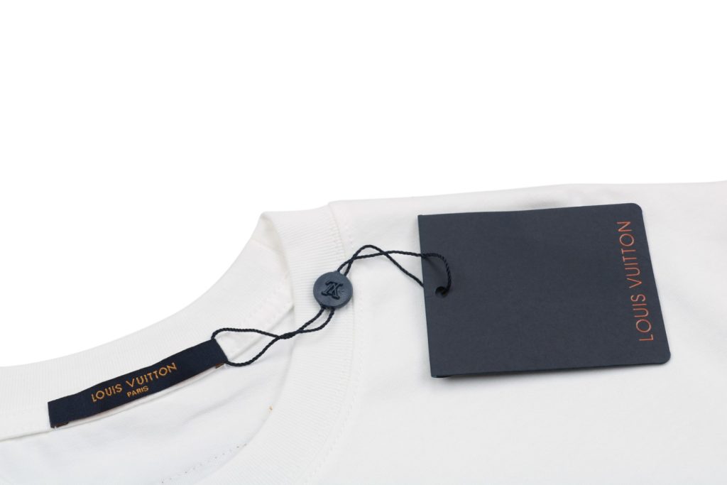 LOUIS VUITTON(ルイヴィトン) 2024新作偽物アルファベットラウンドネック半袖激安通販