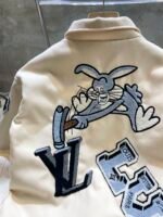 LOUIS VUITTON(ルイヴィトン)バッグスバニー刺繍ベースボールジャケットn級品