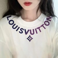 LOUIS VUITTON(ルイヴィトン)グラデーションアルファベットラウンドネック半袖n級品