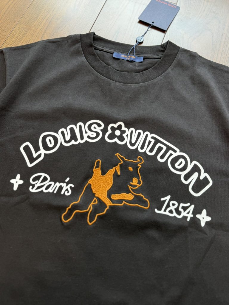 LOUIS VUITTON(ルイヴィトン)子犬の刺繍ラウンドネック半袖コピー