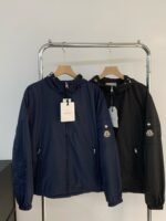MONCLER(モンクレール)2024春新作偽物メンズ 刺繍ロゴ フード付きジャケット激安通販