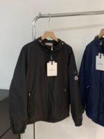 MONCLER(モンクレール)2024春新作偽物メンズ 刺繍ロゴ フード付きジャケット激安通販