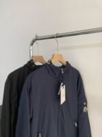 MONCLER(モンクレール)2024春新作偽物メンズ 刺繍ロゴ フード付きジャケット激安通販