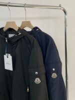 MONCLER(モンクレール)2024春新作偽物メンズ 刺繍ロゴ フード付きジャケット激安通販