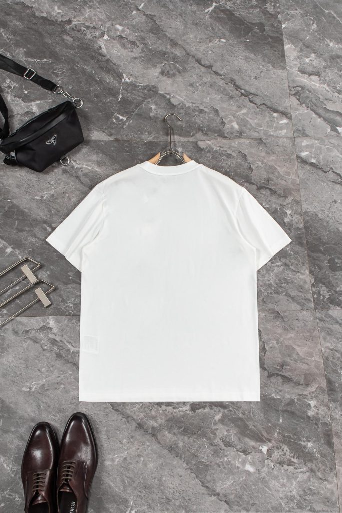 MONCLER(モンクレール)2024春夏新作コットン半袖Tシャツコピー