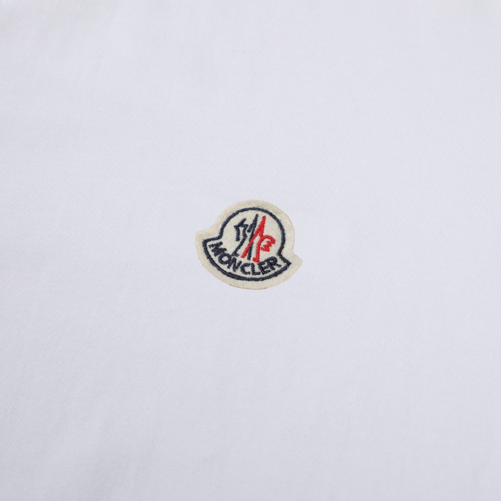 MONCLER(モンクレール)クラシックなロゴ刺繍コットン半袖Tシャツコピー