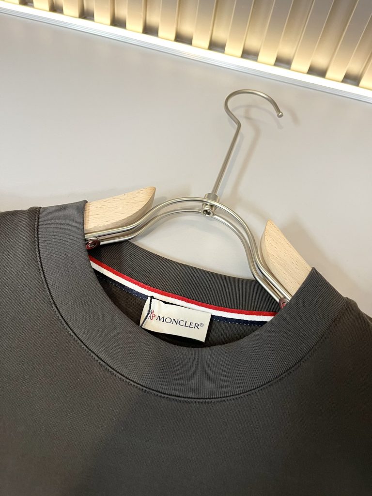 MONCLER(モンクレール)2024春夏男女兼用カップルモデル半袖Tシャツ  n級品