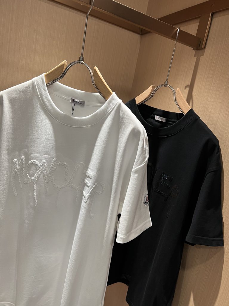 MONCLER(モンクレール)2024春夏刺繍ロゴパターンカップルモデル半袖Tシャツコピー