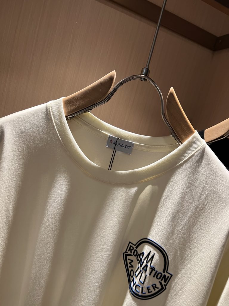 MONCLER(モンクレール)2024春夏新作 カップルモデル半袖Tシャツ スーパーコピー