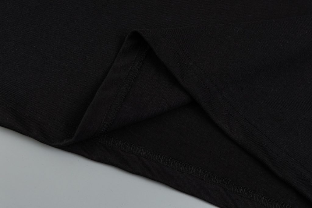 CELINE(セリーヌ)シンプルな文字ロゴプリントカップルモデル半袖Tシャツn級品