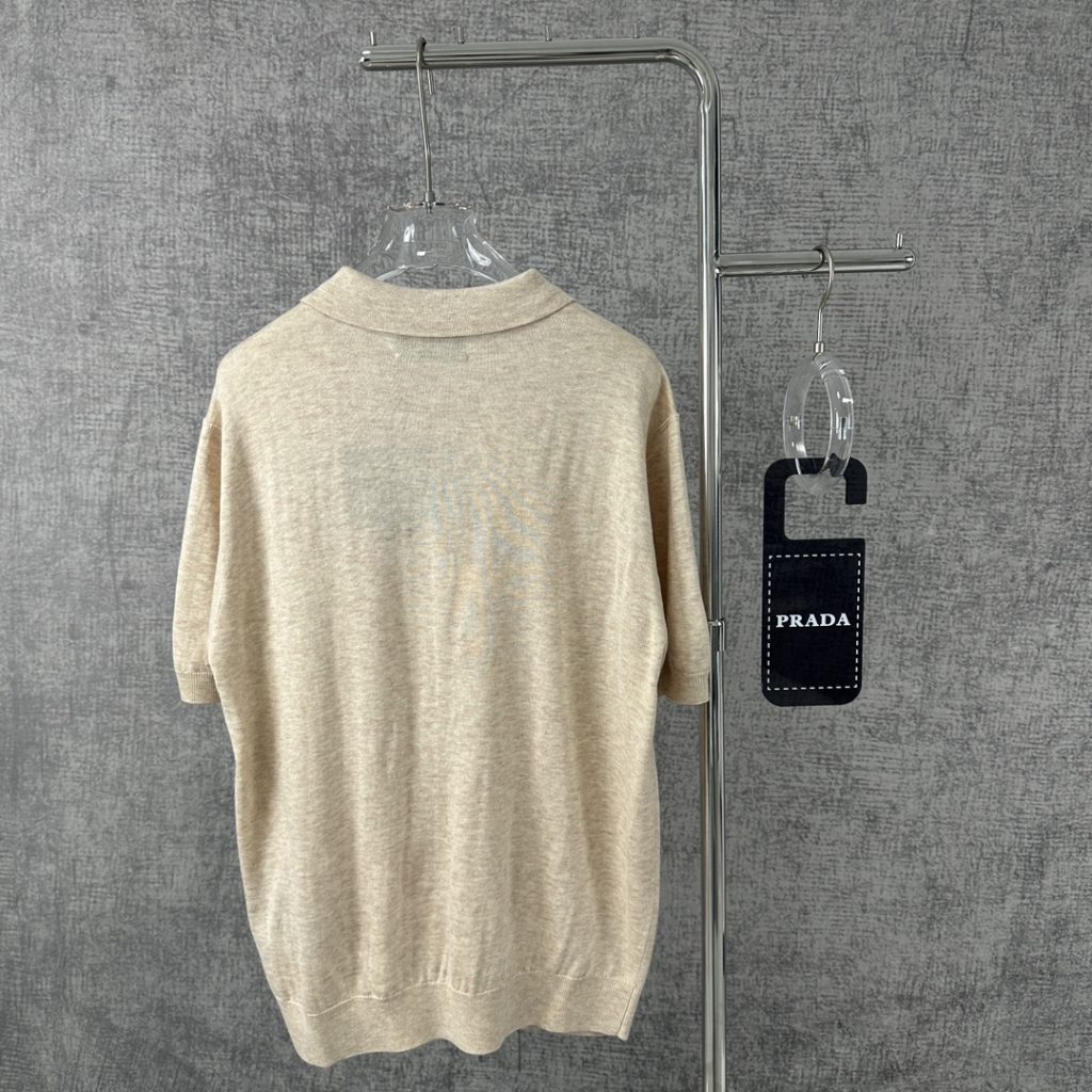 PRADA(プラダ )2024春夏新款刺繍アルファベットロゲウールラペル半袖ポロシャツn級品