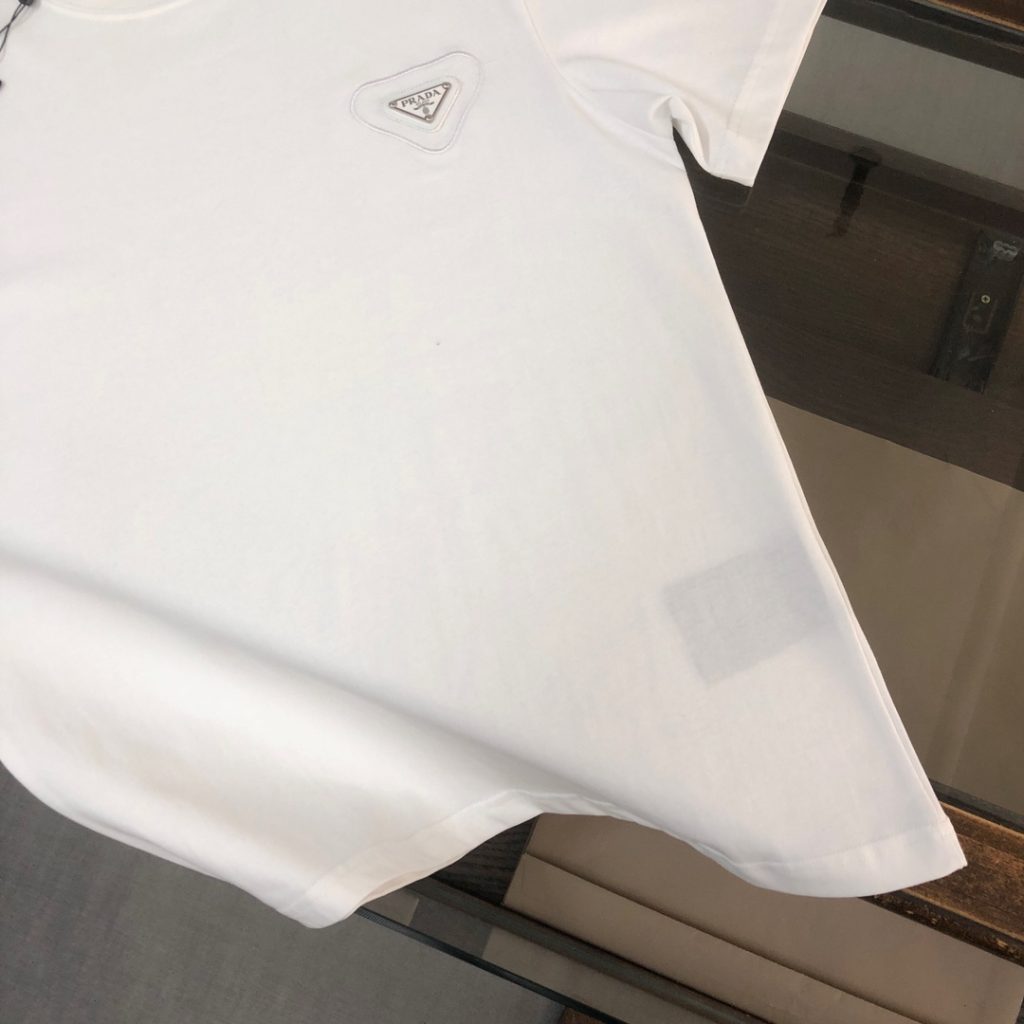 PRADA(プラダ )2024春夏新作男女兼用カップルモデル半袖Tシャツコピー|スーパーコピーn級優良店 6 PRADA(プラダ )2024春夏新作男女兼用カップルモデル半袖Tシャツコピー