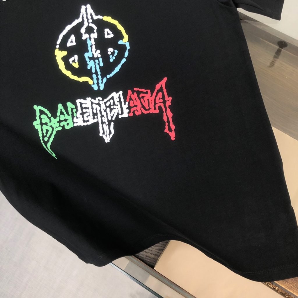 BALENCIAGA(バレンシアガ)2024春夏 ロゲグラフィティカップルモデル半袖Tシャツn級品