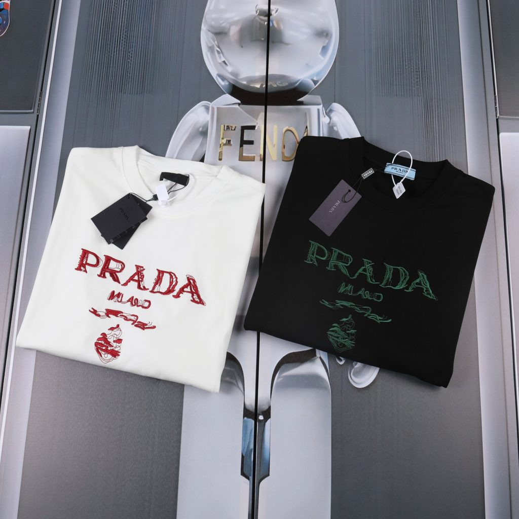 PRADA(プラダ)2024刺繍新作 ラウンドネック半袖n級品