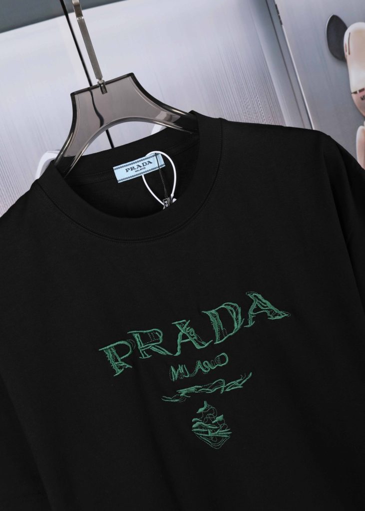 PRADA(プラダ)2024刺繍新作 ラウンドネック半袖n級品