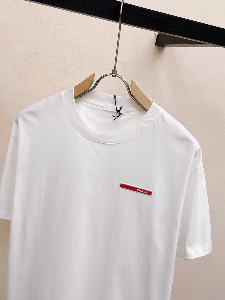 PRADA(プラダ)偽物シンプルなスタイル半袖Tシャツ激安通販  