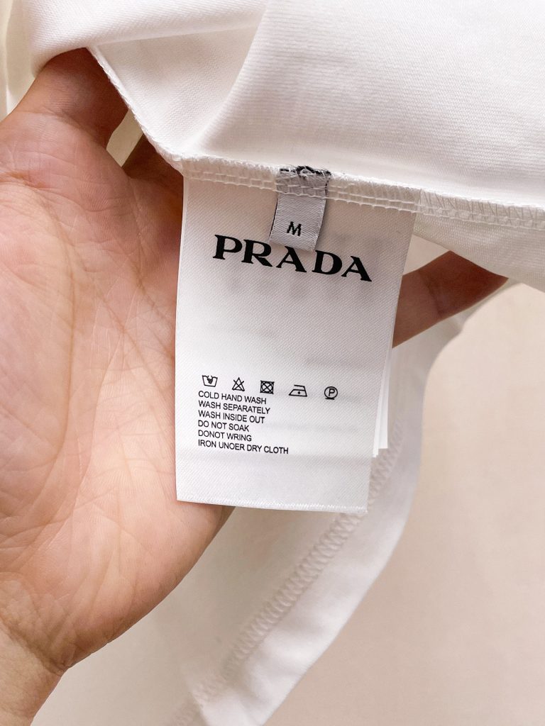 PRADA(プラダ)偽物シンプルなスタイル半袖Tシャツ激安通販  