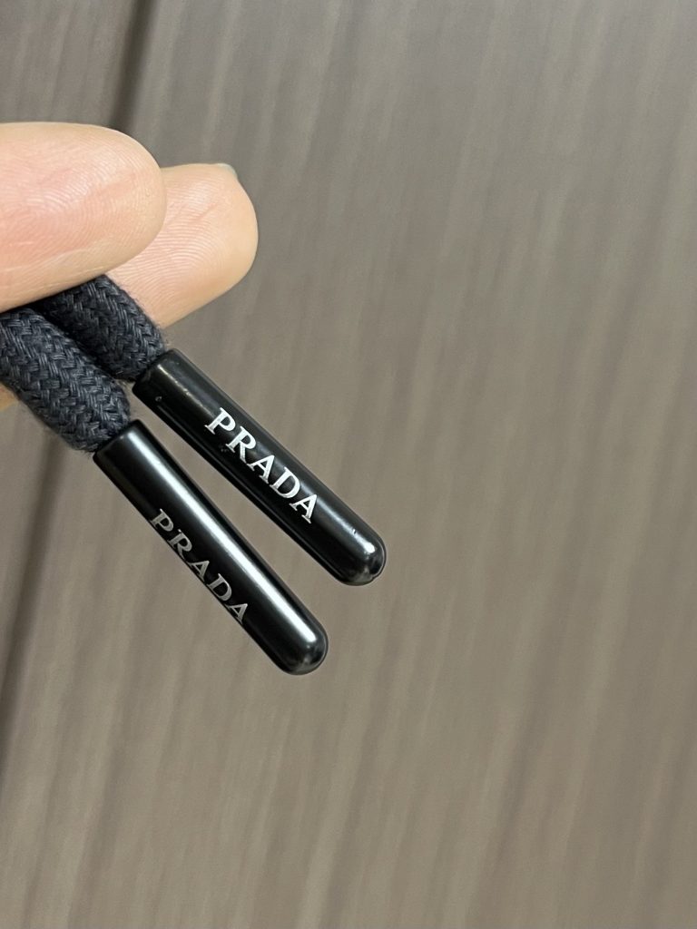 PRADA(プラダ)2024偽物三角マーク ロゲカジュアルスウェットパンツ激安通販