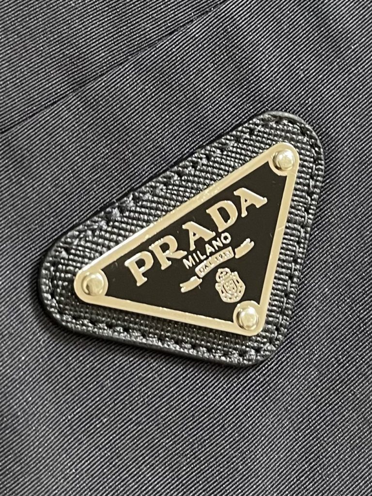 PRADA(プラダ)2024偽物三角マーク ロゲカジュアルスウェットパンツ激安通販