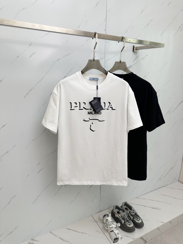 PRADA(プラダ)春夏定番アルファベットロゴカップルモデル半袖Tシャツコピー