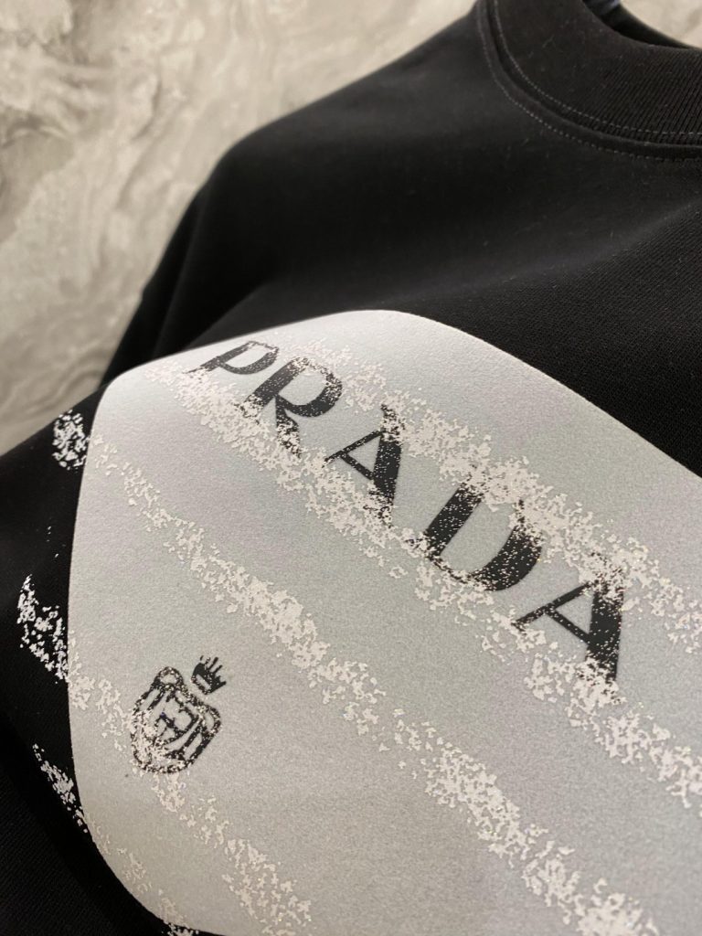 PRADA(プラダ)2024春夏ハイストリートスタイルファッション ラウンドネック半袖Tシャツスーパーコピー|スーパーコピーn級優良店 7 PRADA(プラダ)2024春夏ハイストリートスタイルファッション ラウンドネック半袖Tシャツスーパーコピー
