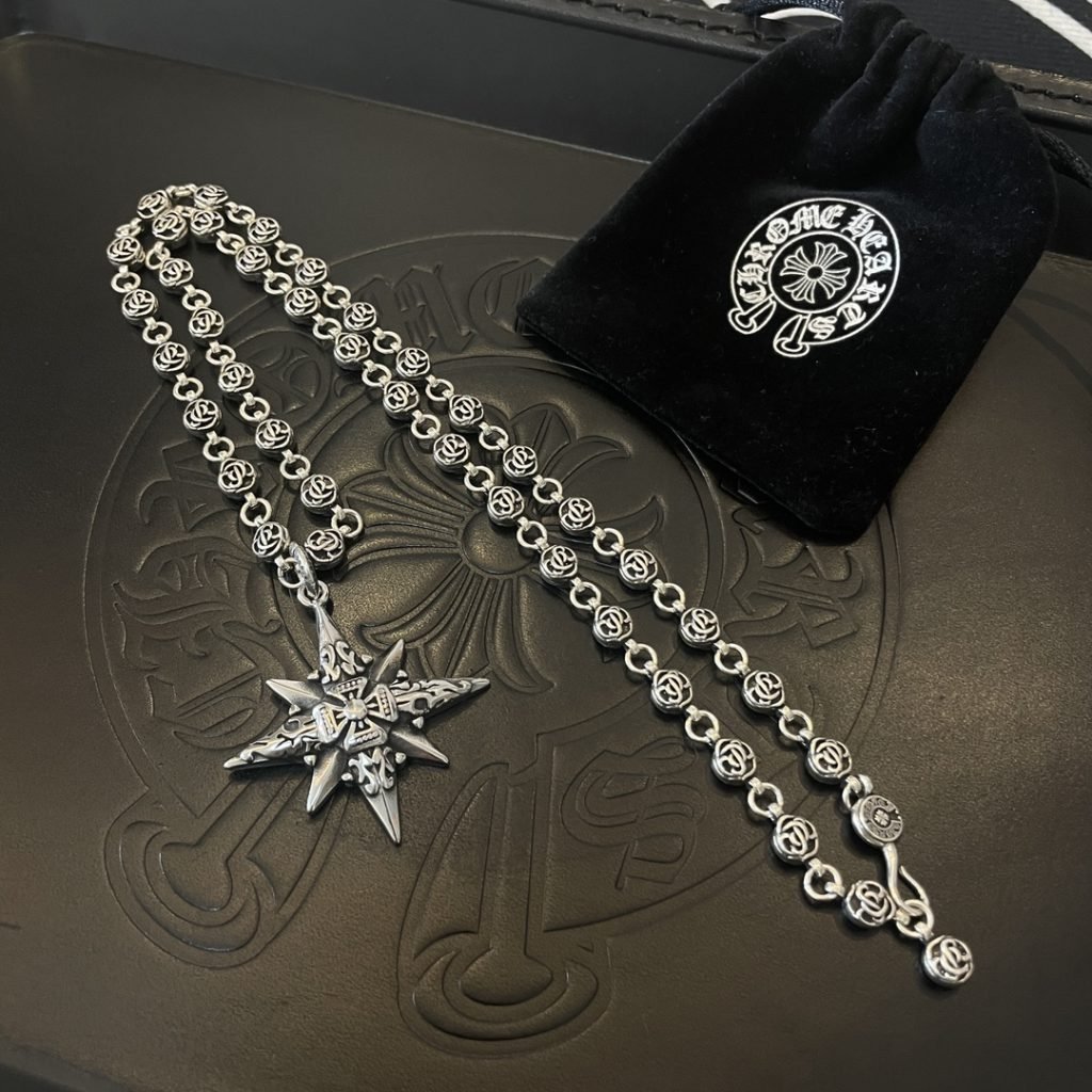 Chrome Hearts（クロムハー ツ） スーパーコピー  定番星ペンダントネックレス