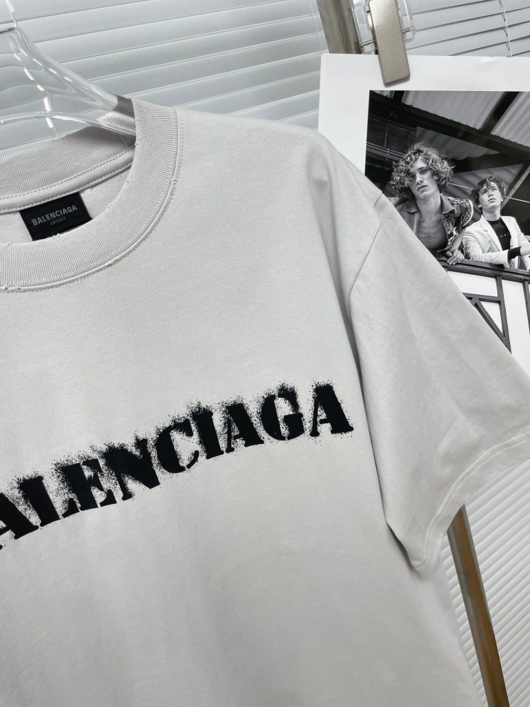 BALENCIAGA(バレンシアガ)  コピー 墨染プリントアルファベットTシャツ