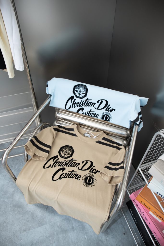 DIOR（ディオール） スーパーコピー  2024夏メンズシリーズ新作刺繍Tシャツ  通販
