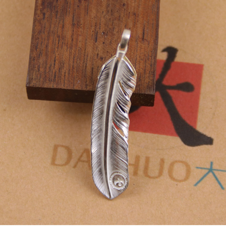 Goro’s(ゴローズ) 高橋吾郎 n級品 925純銀ラピスラズリ象嵌フェザーペンダント