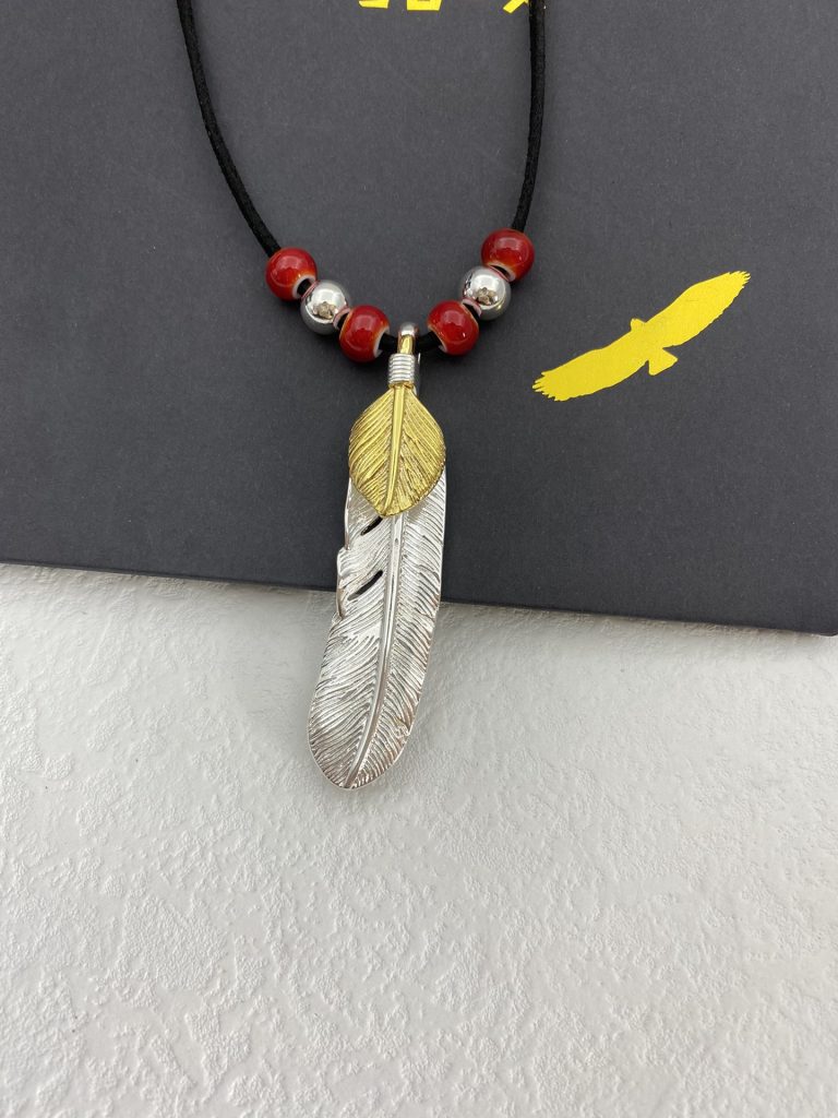 Goro’s(ゴローズ) 高橋吾郎 芸能人 偽物 フェザーネックレス鹿革紐瑠璃珠セット