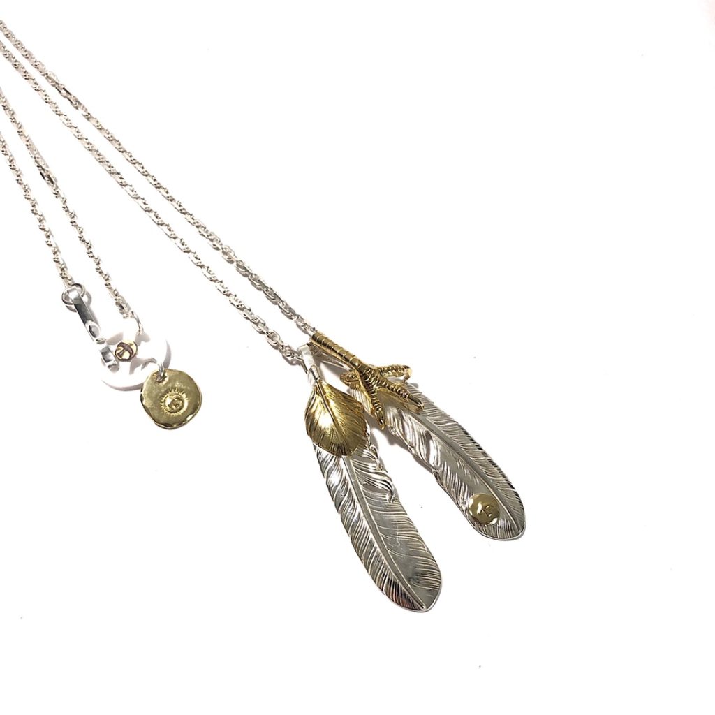 Goro’s(ゴローズ)偽物 高橋吾郎ファッショントレンドシルバーアクセサリー羽スーツ 通販