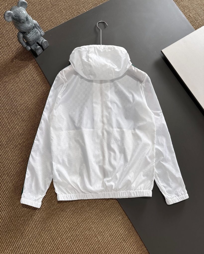 GUCCI(グッチ) 偽物 芸能人 定番専門店カジュアルファッション薄手日焼け止めジャケットコート