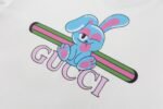 GUCCI(グッチ) 偽物 ブルーウサギプリント半袖 激安通販