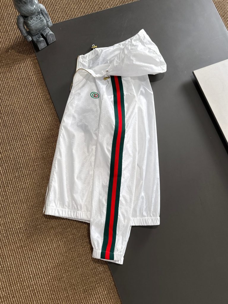 GUCCI(グッチ) 偽物 芸能人 定番専門店カジュアルファッション薄手日焼け止めジャケットコート