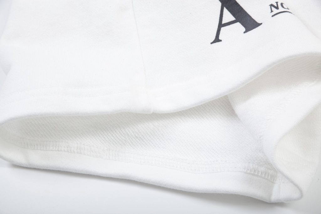 PRADA(プラダ)夏新作コピーはラベルアルファベットｌｏｇｏのレジャーの半ズボンを印刷することを噴かせます通販