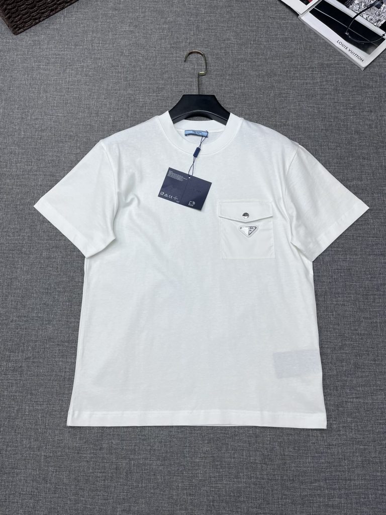 PRADA(プラダ)  コピー  2024定番夏タイプラウンドネックシンプルスタイル半袖Tシャツ