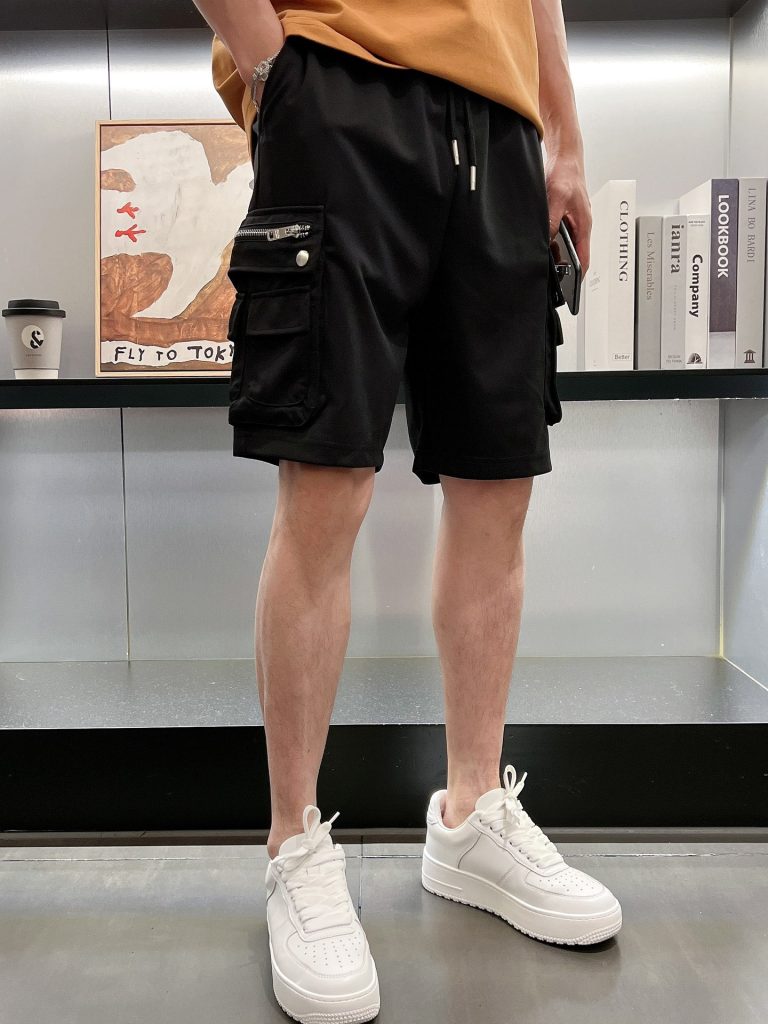 PRADA(プラダ) 新作 コピー 三角バッジ流行カーゴパンツ