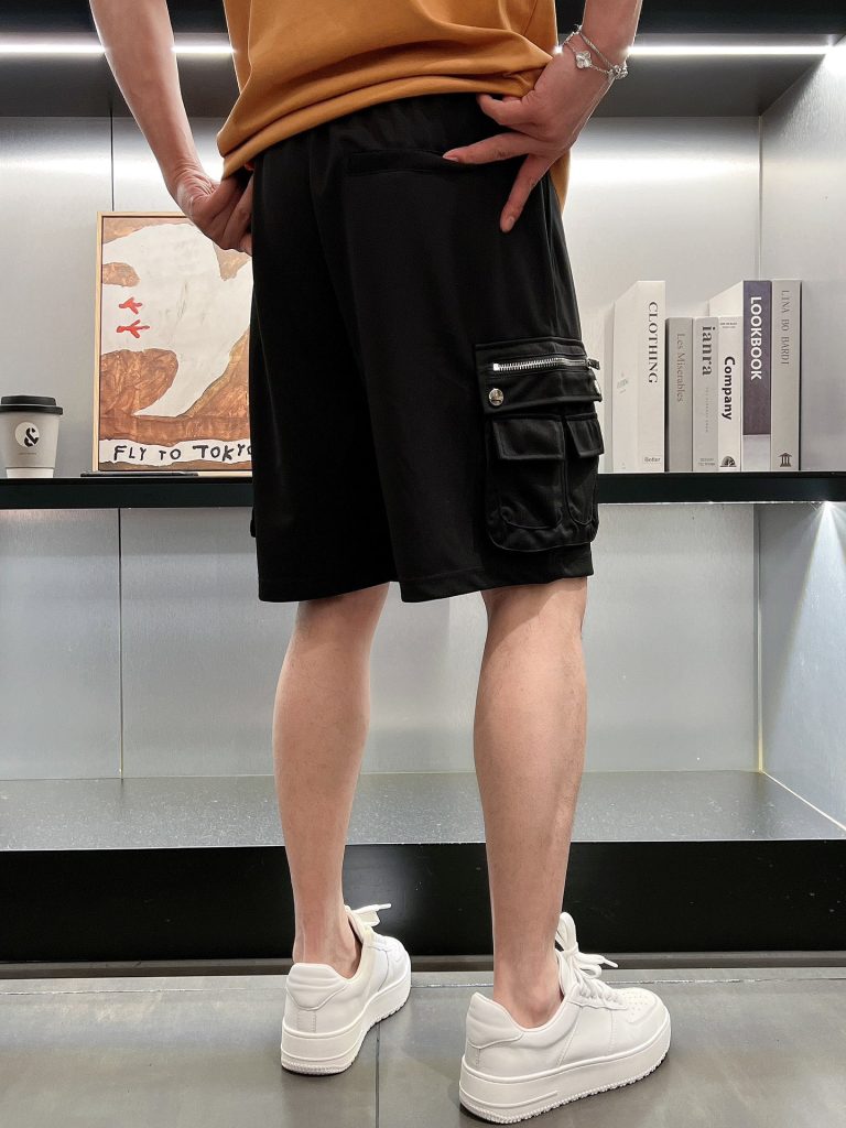 PRADA(プラダ) 新作 コピー 三角バッジ流行カーゴパンツ