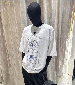 Vetements(ヴェトモン)2024新作スーパーコピー「キルア」プリント半袖Tシャツ