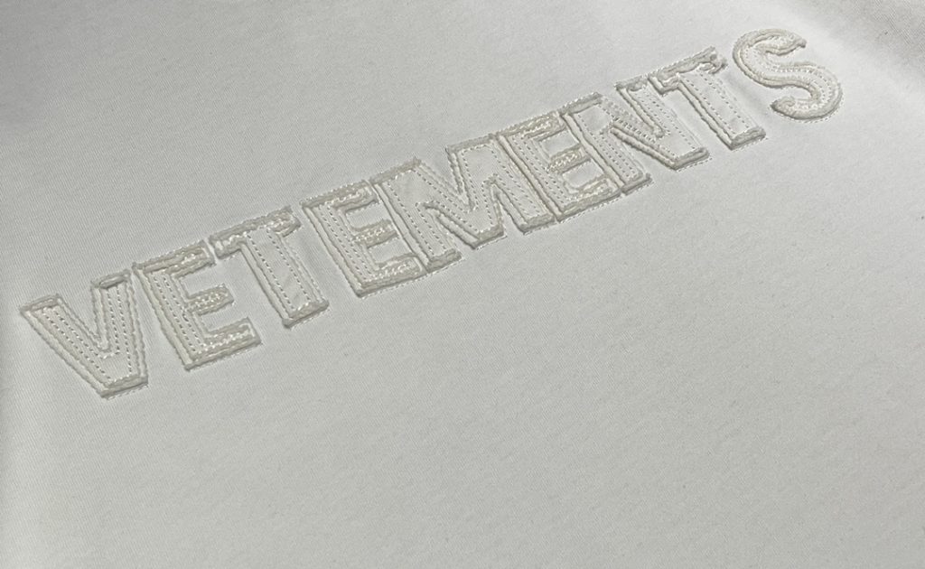 Vetements(ヴェトモン)2024年偽物夏新作純綿立体刺繍半袖激安通販