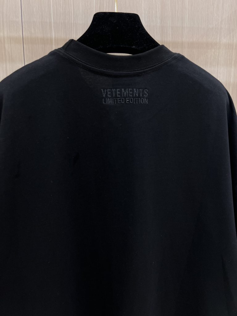 Vetements(ヴェトモン)偽物芸能人アルファベットプリントオシャレカジュアル半袖Tシャツ男女同タイプ通販
