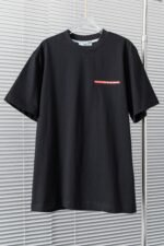 PRADA(プラダ )2024新作定番 アルファベットロゴプリントラウンドネック半袖Tシャツ