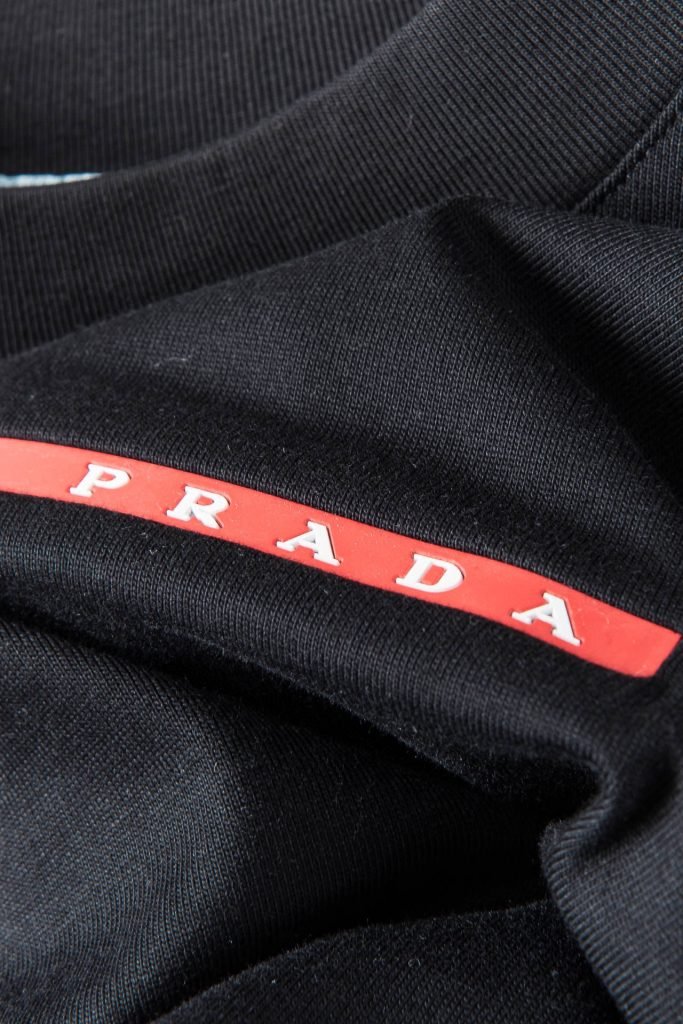 PRADA(プラダ )2024新作定番 アルファベットロゴプリントラウンドネック半袖Tシャツ