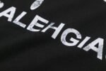 BALENCIAGA(バレンシアガ) 偽物 アルファベット プリントラウンドネック半袖Tシャツ激安通販